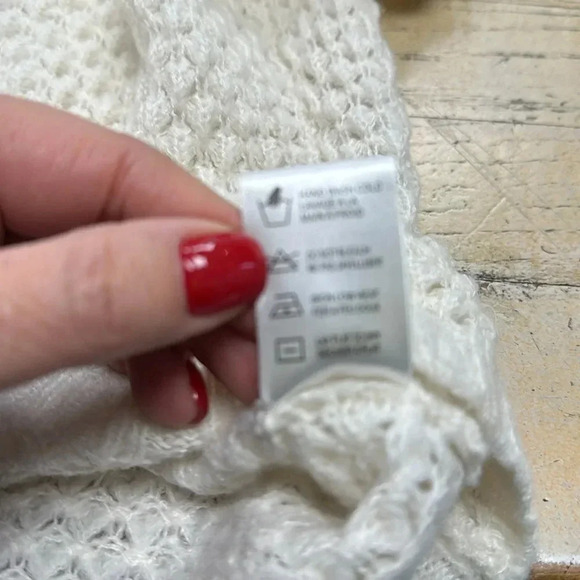 Saltwater Luxe Doc Sweater Size Medium - Picture 8 of 8